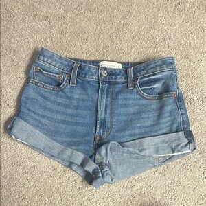 Abercrombie & Fitch High Rise Short Light Wash Denim Shorts | 30/10